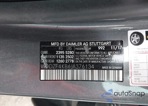 2018 Mercedes-Benz E 300 4Matic z USA, uszkodzony, nr VIN WDDZF4KB6JA376134